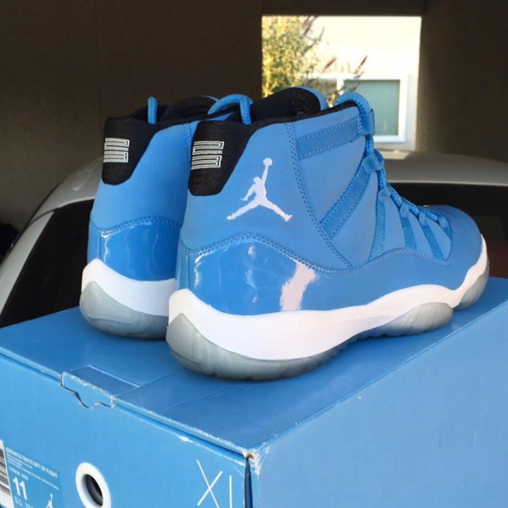 Air Jordan 11 Pantone
